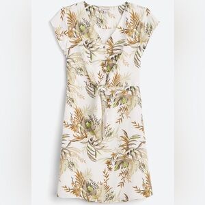 Tropical plants tie front shirt dress. Worn once. Smoke free, clean home.